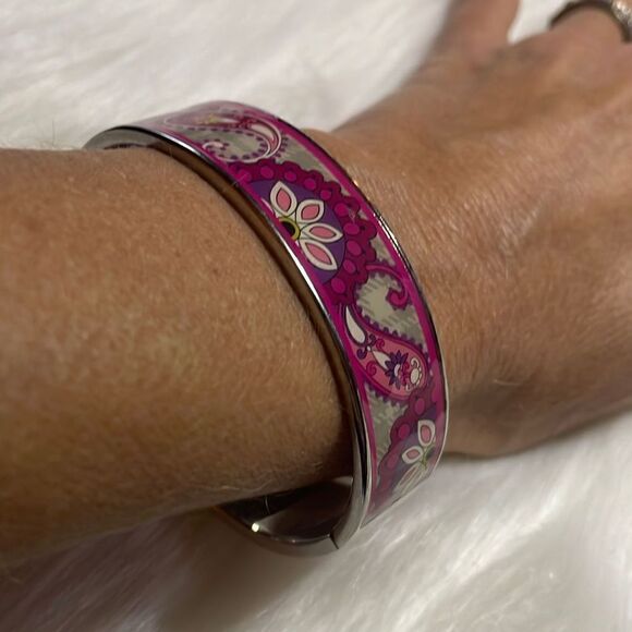 Vera Bradley Bangle Bracelet PAISLEY MEETS PLAID Hinged SILVER PINK - NWT $38 - Picture 4 of 4